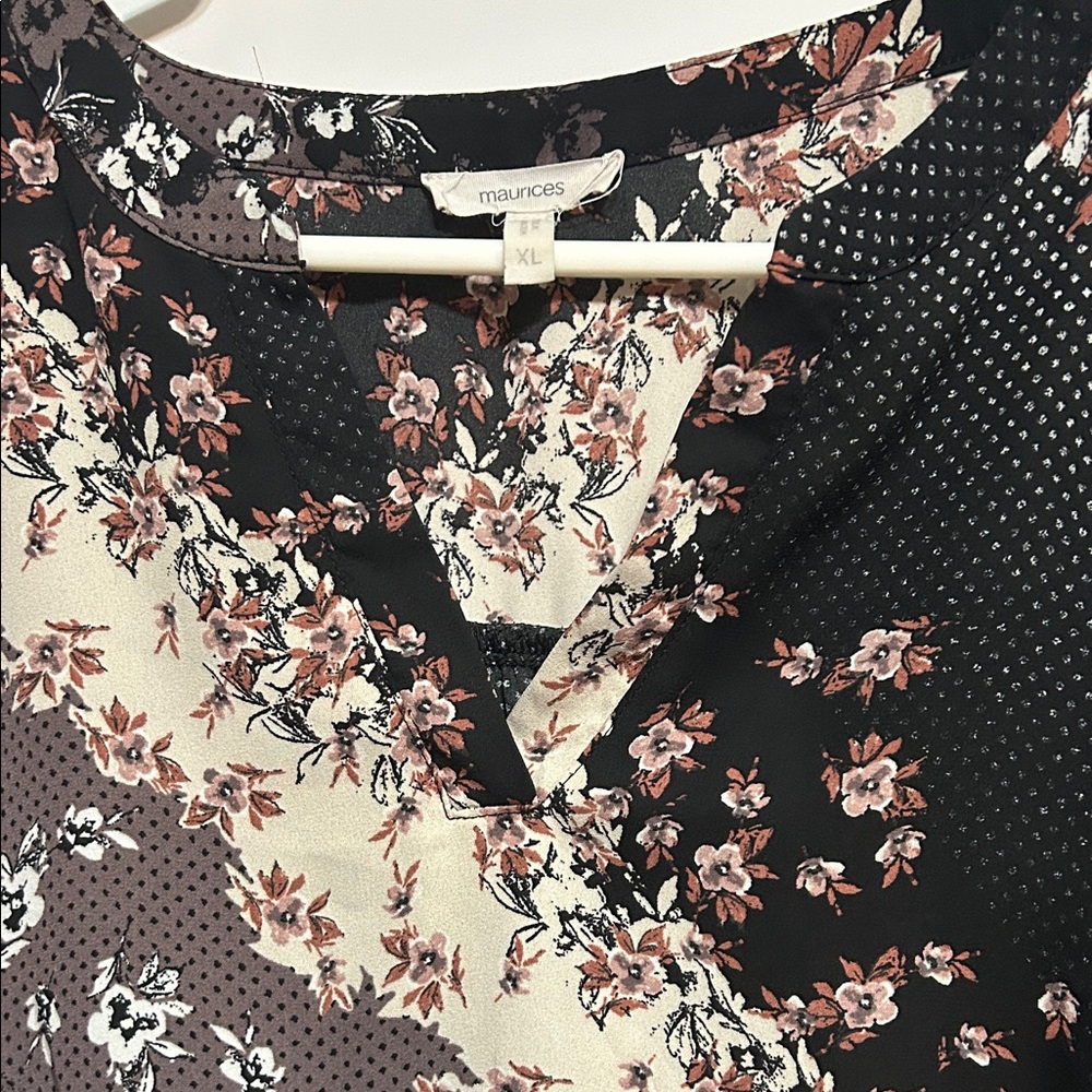 Floral Patterned Women's Top - Picture 6 of 9